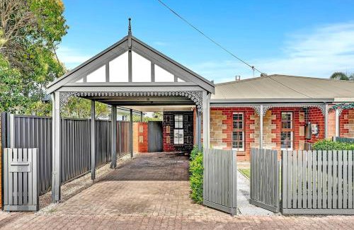 Glenelg North House | Redbrick Retreat - Generous Coastal Escape