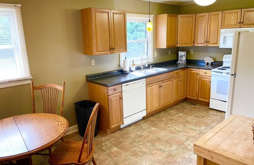 Knoxville House | Redbud Retreat*Pets welcome*FENCED yard*close to downtown*