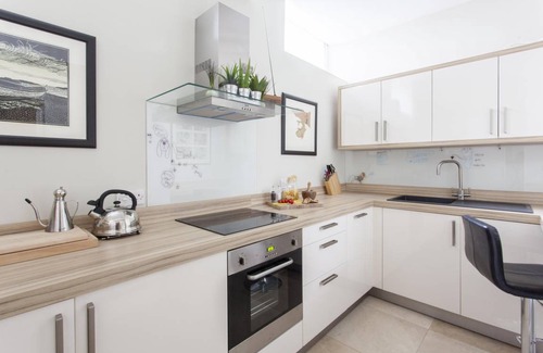Redcliffe Apartment | Redcliffe Square VI