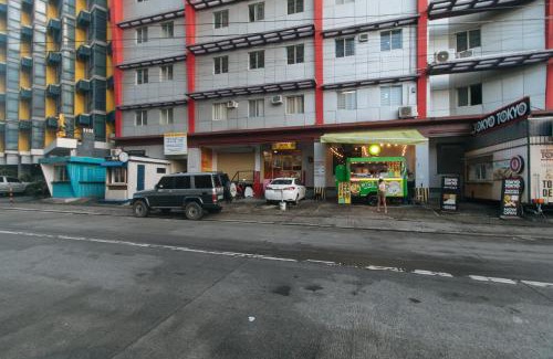 Loyola Heights Hotel | RedDoorz at Crowne One Condo