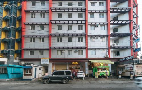 Loyola Heights Hotel | RedDoorz at Crowne One Condo