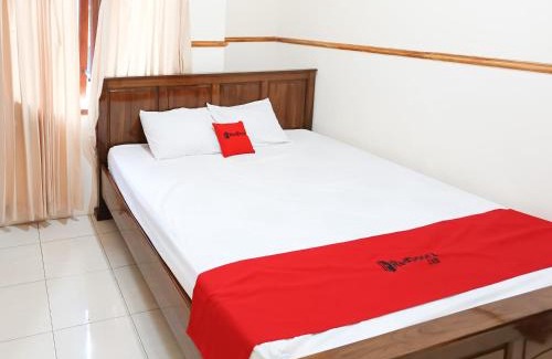 Sidomulyo Hotel | RedDoorz at Dewa Breeze Inn Near Paralayang