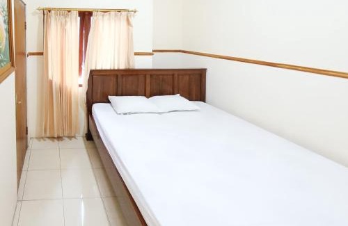 Sidomulyo Hotel | RedDoorz at Dewa Breeze Inn Near Paralayang