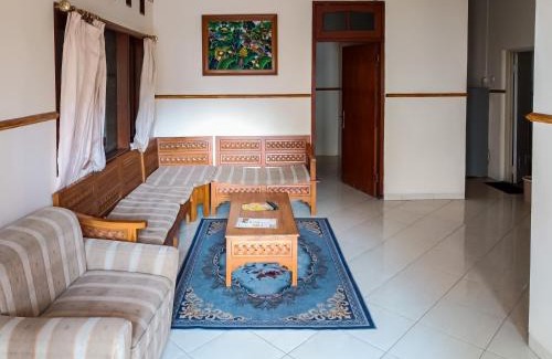 Sidomulyo Hotel | RedDoorz at Dewa Breeze Inn Near Paralayang