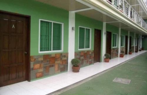 Naga Hotel | RedDoorz at Sta Cruz Naga City
