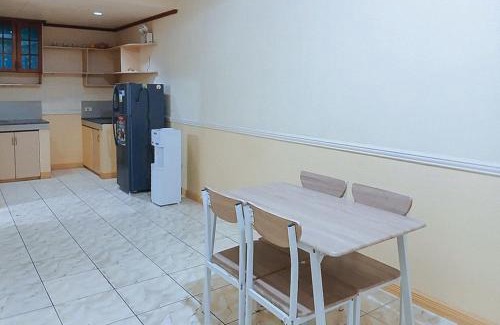 Jaro Hotel | RedDoorz at Yssa Ademar near Robinsons Jaro
