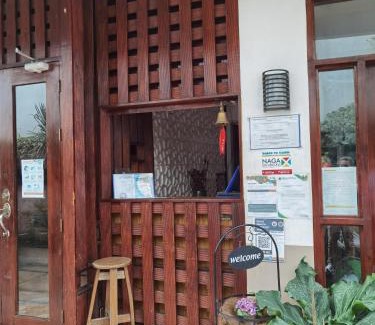 Naga Hotel | RedDoorz near Colgante Bridge Naga City