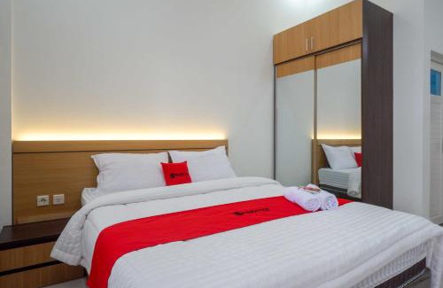 Banjarsari Hotel | RedDoorz near Terminal Tirtonadi 2