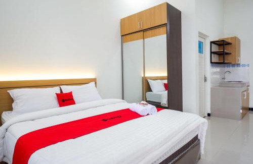 Banjarsari Hotel | RedDoorz near Terminal Tirtonadi 2