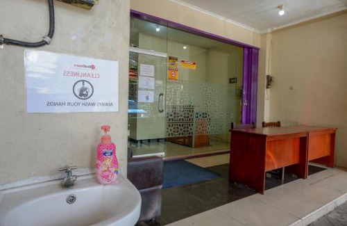 Semarang Hotel | RedDoorz near Universitas Diponegoro Semarang 2