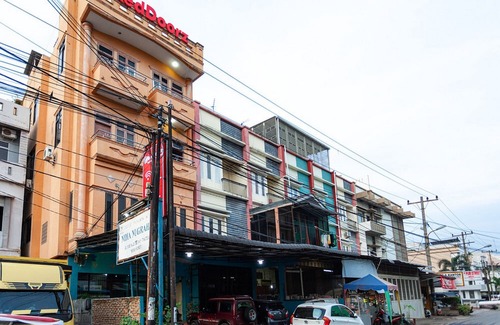 Medan Hotel | RedDoorz Near Yuki Simpang Raya Mall Medan 2
