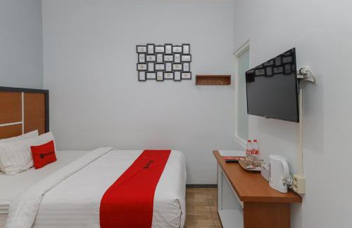 Klojen Hotel | RedDoorz Plus At Swun Stay Raya Langsep
