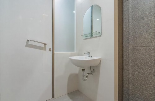 West Cirebon Hotel | RedDoorz Plus @ Cirebon City Center