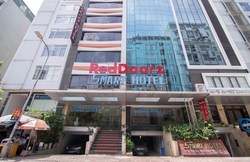 Dich Vong Hotel | RedDoorz Plus Near Cau Giay Park