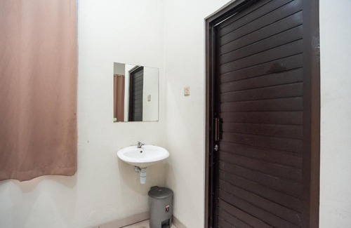 Bogor Tengah House | RedDoorz Plus near RS PMI Bogor