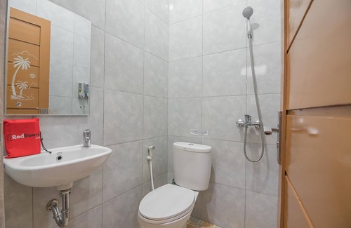 Banjarbaru House | RedDoorz Plus near Syamsudin Noor Airport 3