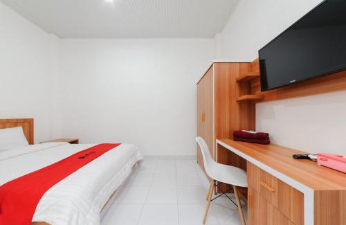 Rajabasa Hotel | RedDoorz Plus Syariah near Mall Boemi Kedaton Lampung