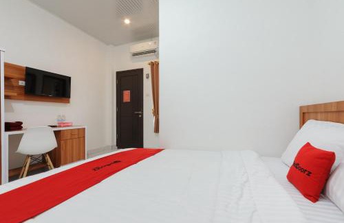Rajabasa Hotel | RedDoorz Plus Syariah near Mall Boemi Kedaton Lampung