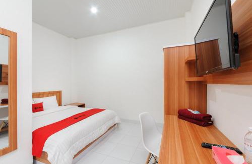Rajabasa Hotel | RedDoorz Plus Syariah near Mall Boemi Kedaton Lampung
