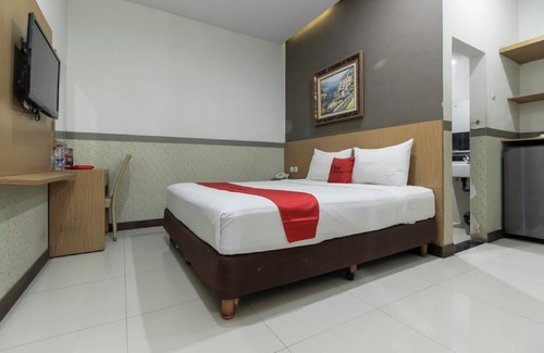 West Cirebon Hotel | RedDoorz Plus @ Tuparev Cirebon