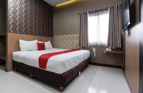 West Cirebon Hotel | RedDoorz Plus @ Tuparev Cirebon