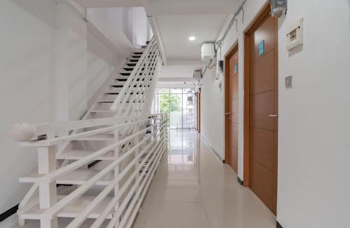 Bandung Hotel | RedDoorz Syariah At Afifah Guest House near Bikasoga Sport Center