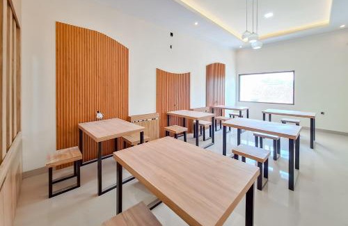 Tasikmalaya Hotel | RedDoorz Syariah at Boemi 2 Guesthouse Tasikmalaya