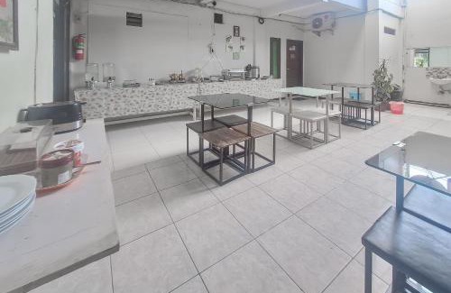 Jatibarang Hotel | RedDoorz Syariah at Hotel Adi Sederhana near Stasiun Jatibarang