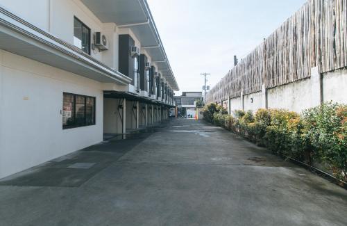 Olongapo Hotel | RedDoorz @ Washington Guest House Olongapo