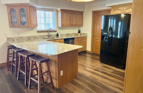 Spanish Fork House | RedHawk Retreat/nModern Hobby Farm Getaway