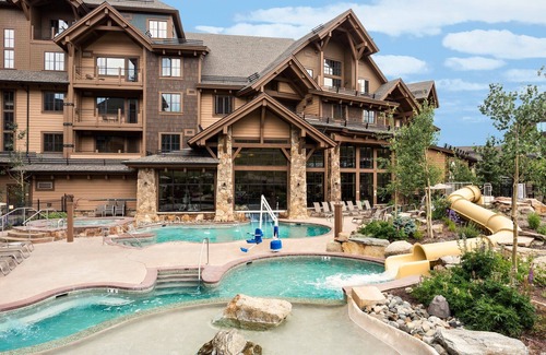 Four O'Clock Condo | REDUCED 3/25-4/1! Ski-in/Ski-Out, 2 Bdrm, Hot Tubs, Indoor-Outdoor Pool, Theater