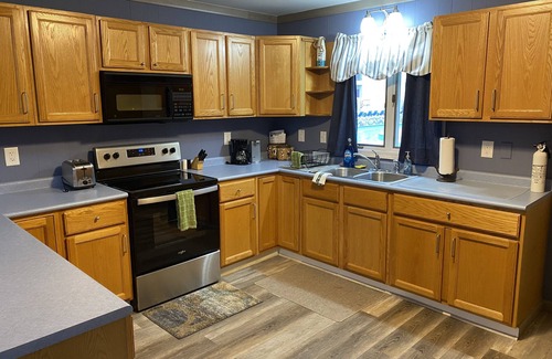 Put-in-Bay House | Reduced Fall Rates, perfect island location, tastefully decorated