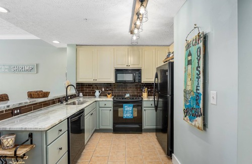 Mexico Beach Condo | Reduced! Oceanview Condo, Heated Pool, Hot Tub & Sauna!
