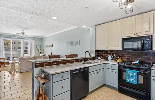 Mexico Beach Condo | Reduced! Oceanview Condo, Heated Pool, Hot Tub & Sauna!
