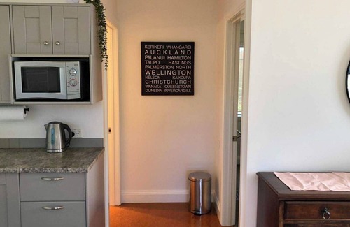 Redwood Valley Cottage | Redwood Cottage - Essential Comfort