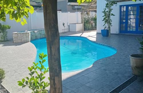 Komani House | Reeds House - a place to feel at home