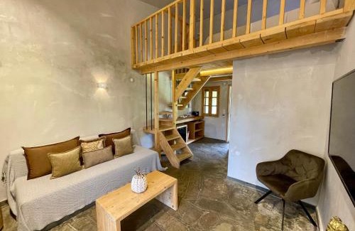 Afytos Ski Chalet | Reef