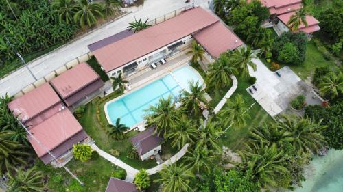 Pilar Resort | Reef Waters Resort
