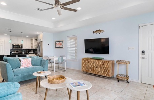 Rockport House | Reel Livin | Bay View, Private Fishing Pier!