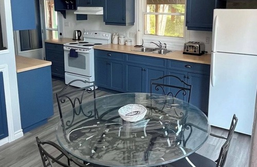 Minden Cottage | Reel Paradise