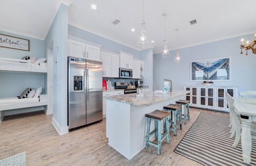 Gulf Shores House | REEL RETREAT-LAGOON FRONT PRIVATE COTTAGE, EXTRA AMENTIES, BEACH ACCESS, LOTS OF OUTDOOR FURNITURE