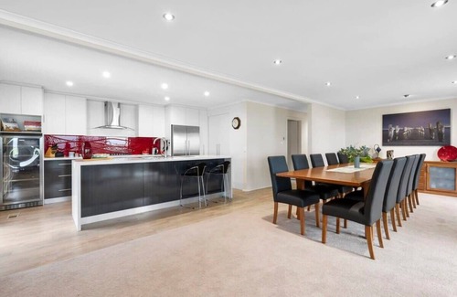 Clifton Springs House | ReelKeen on the Bellarine I Water Views with Beach Access