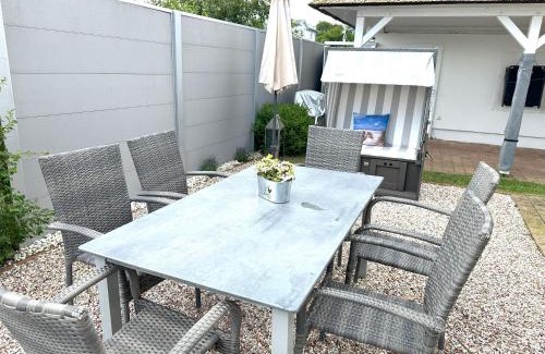 Gohren Apartment | Reethaus Göhren Ferienwohnung Nr 02 mit Schwimmbadnutzung in Sellin kostenfrei