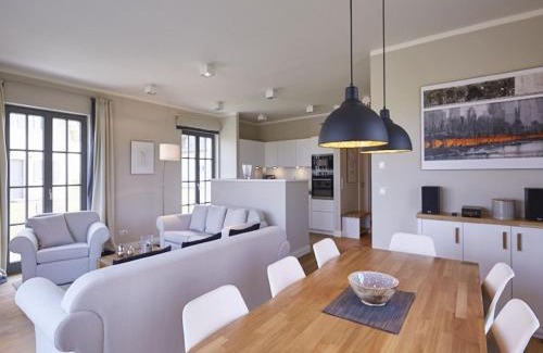 Kreptitz House | Reetland am Meer - Luxus Reetdachvilla mit 3 Schlafzimmern, Sauna und Kamin E23