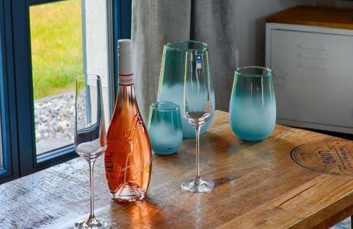 Dranske House | Reetland am Meer - Superior Reetdachvilla mit 2 Schlafzimmern F02