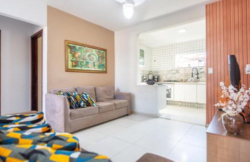 Cabo Frio House | Refúgio Tropical Casa de Praia com Piscina Climatizada e 4 Suítes e garagem 3 carros, 800 mtrs da praia internet 700 mbps, condomínio privado com pista de skate , quadra de futevôlei , campos e quadras de futebol!
