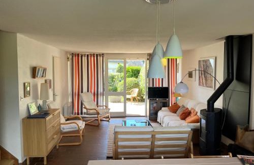 Arzon Villa | Ref 027 A louer maison pour huit personnes jardin et accès plage