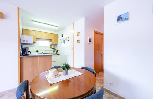 L'Escala Apartment | Ref. MONTGÓ F: Apartment in Cala Montgó with pool and parking.