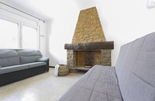 L'Escala House | Ref. SANT BRIU 1: At 50 meters from the beach with air conditioning and Wifi.