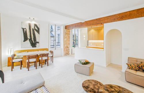 Quartier de la Monnaie Apartment | Refined Elegance in Central Paris